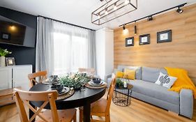 Vacationclub - Komuny Paryskiej 30 Apartament 3